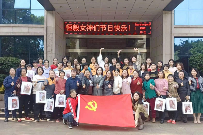 三月與你皆是最好的風(fēng)景，是公主、是女神、是女王，更是你自己?。?！